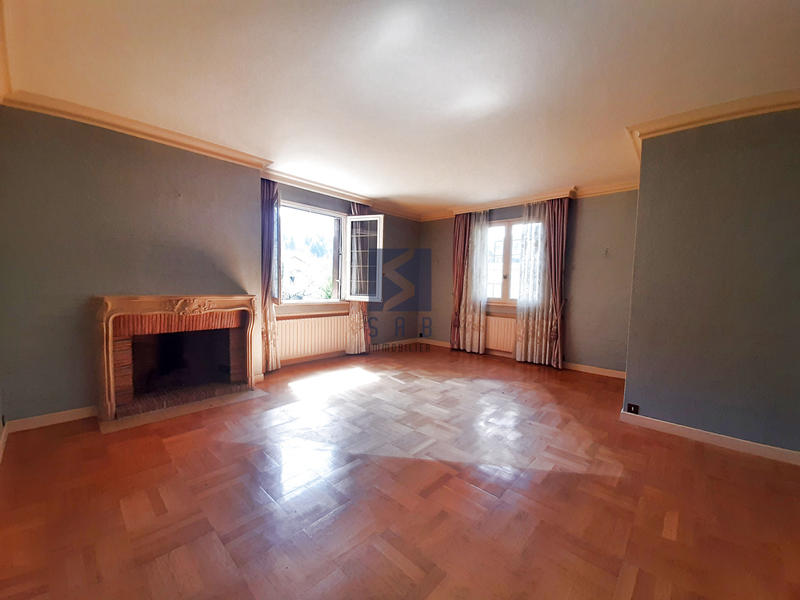 Maison - 493 m² - 12 pièces