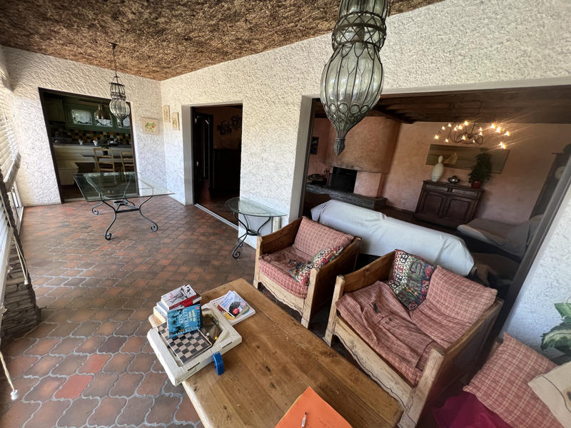 Maison - 237 m² - 8 pièces