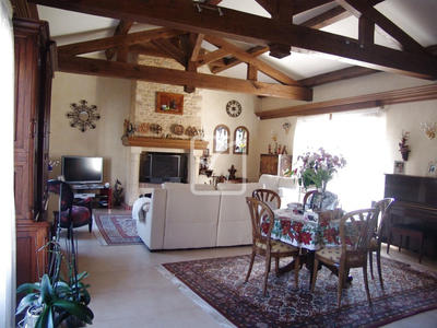 Maison - 260 m² - 15 pièces