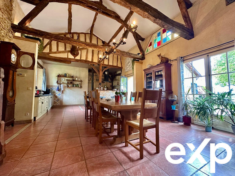 Maison - 375 m² - 17 pièces