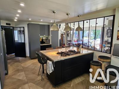 Maison - 150 m² - 8 pièces