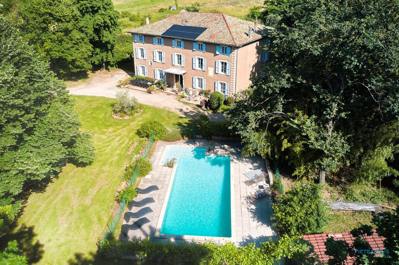 Maison ancienne - 300 m² - 13 pièces