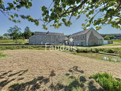 Propriété - 598 m² - 23 pièces