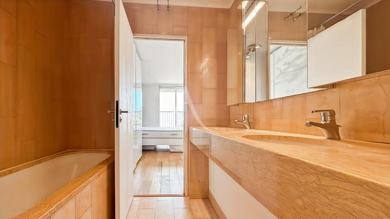 Appartement - 105 m² - 4 pièces