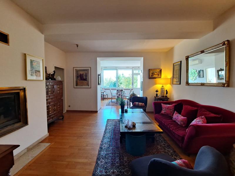 Maison - 273 m² - 10 pièces