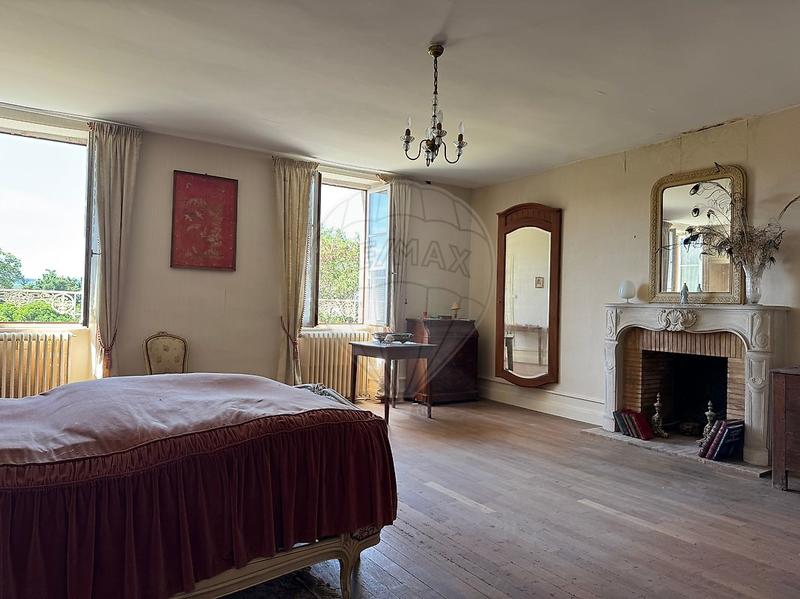 Maison bourgeoise - 379 m² - 11 pièces