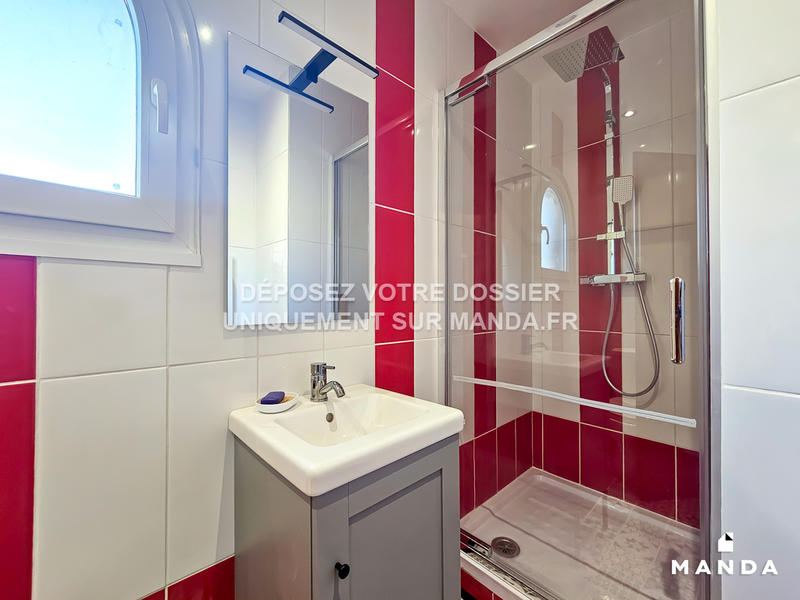 Chambre - 12 m² - 5 pièces