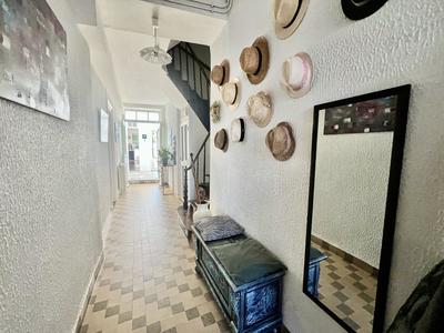 Maison jumelée - 240 m² - 11 pièces