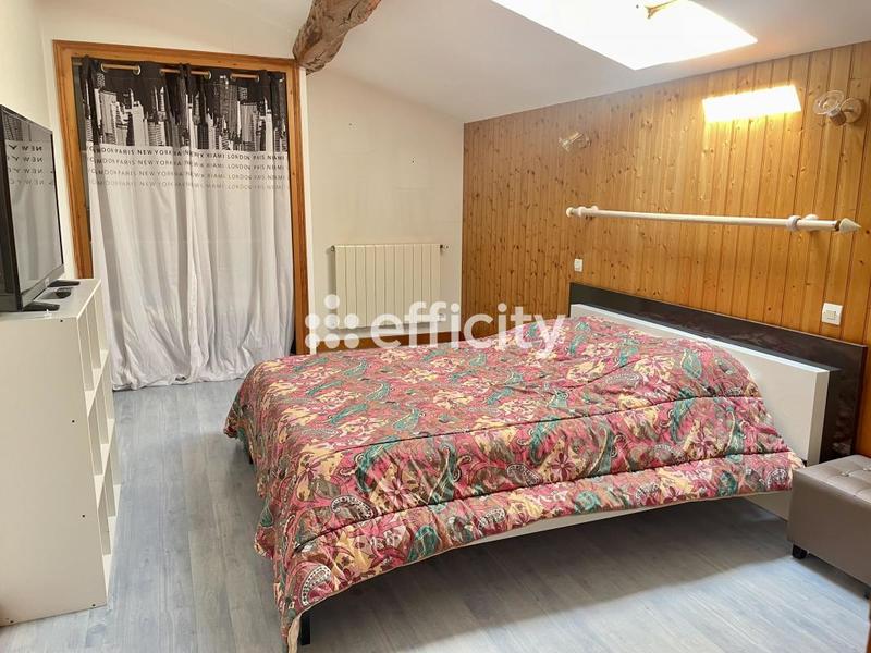 Maison - 245 m² - 10 pièces