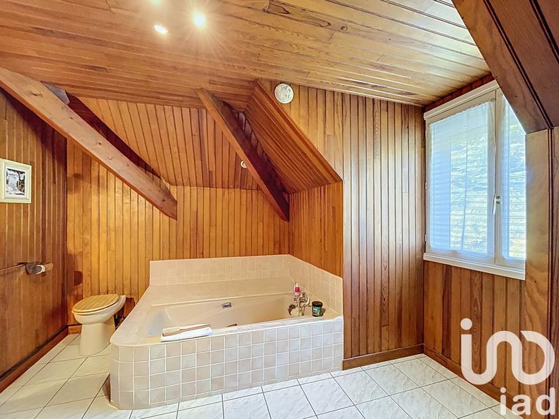 Maison - 230 m² - 7 pièces