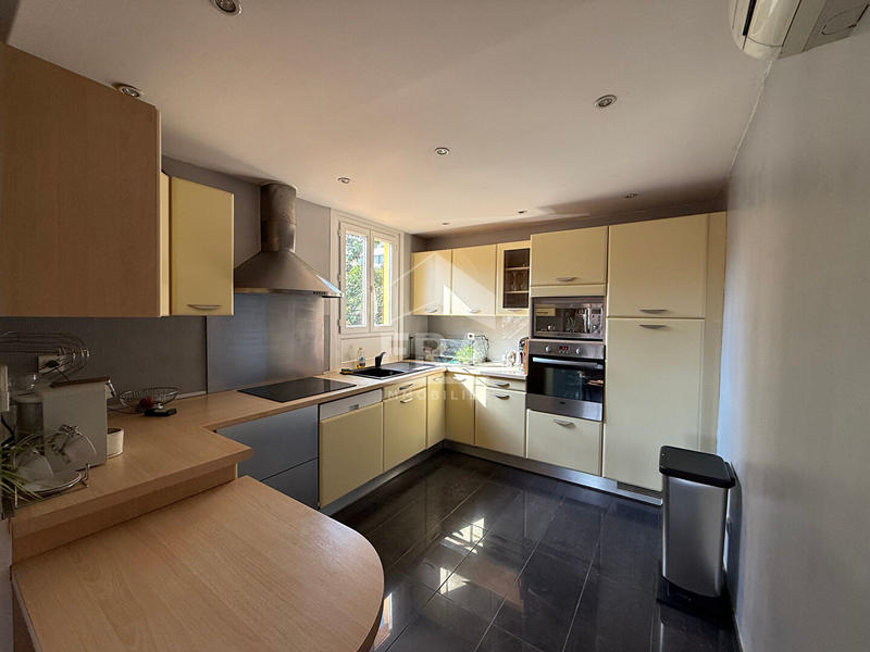 Appartement - 77 m² - 3 pièces