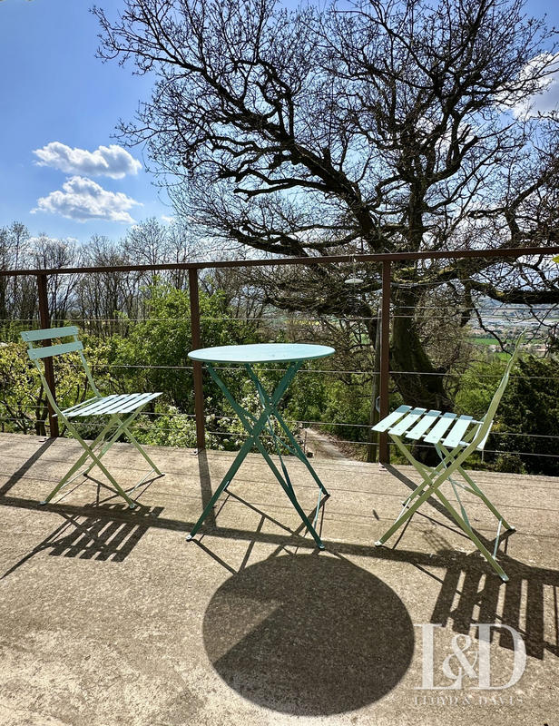 Maison traditionnelle - 213 m² - 7 pièces