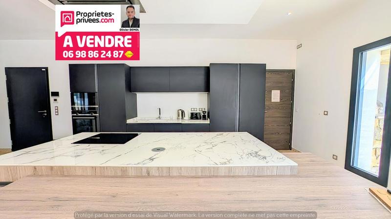 Maison - 180 m² - 6 pièces