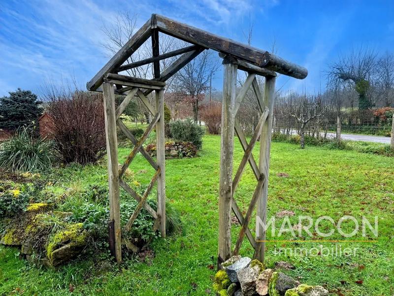 Maison de village - 255 m² - 7 pièces