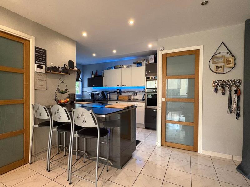 Appartement - 97 m² - 4 pièces