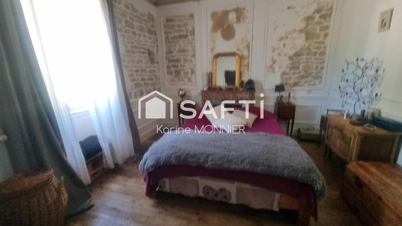 Maison - 330 m² - 12 pièces