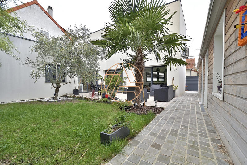 Maison contemporaine - 118 m² - 5 pièces