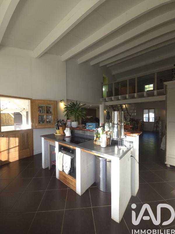 Maison - 230 m² - 5 pièces