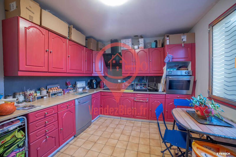 Maison - 90 m² - 5 pièces