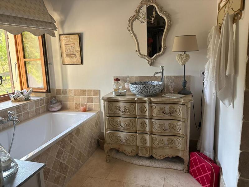 Demeure - 175 m² - 6 pièces