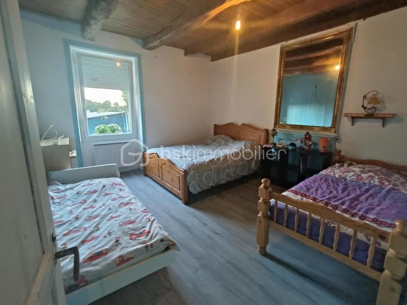 Maison - 270 m² - 8 pièces