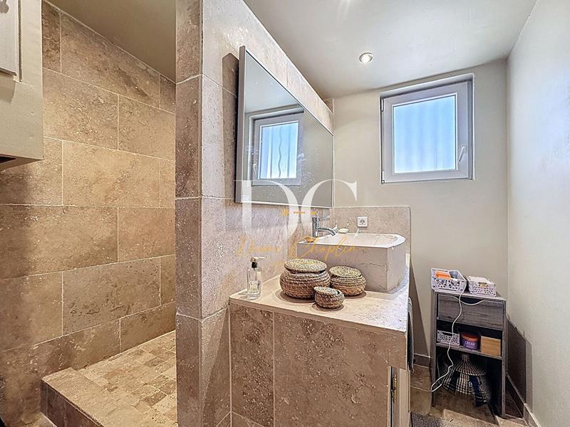 Mas - 255 m² - 8 pièces