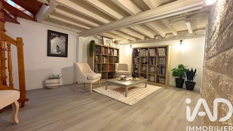 Maison - 260 m² - 9 pièces