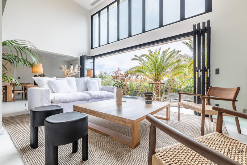 Maison - 290 m² - 8 pièces