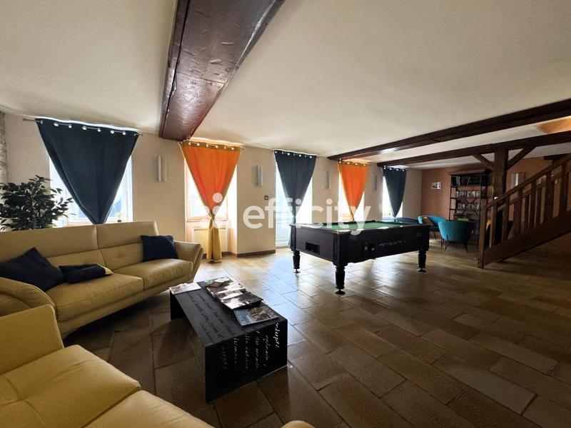 Maison - 355 m² - 13 pièces