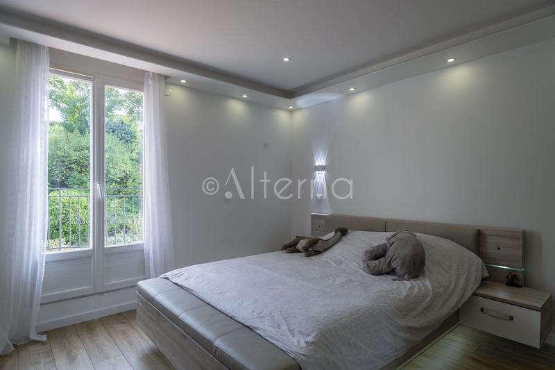 Maison - 262 m² - 11 pièces