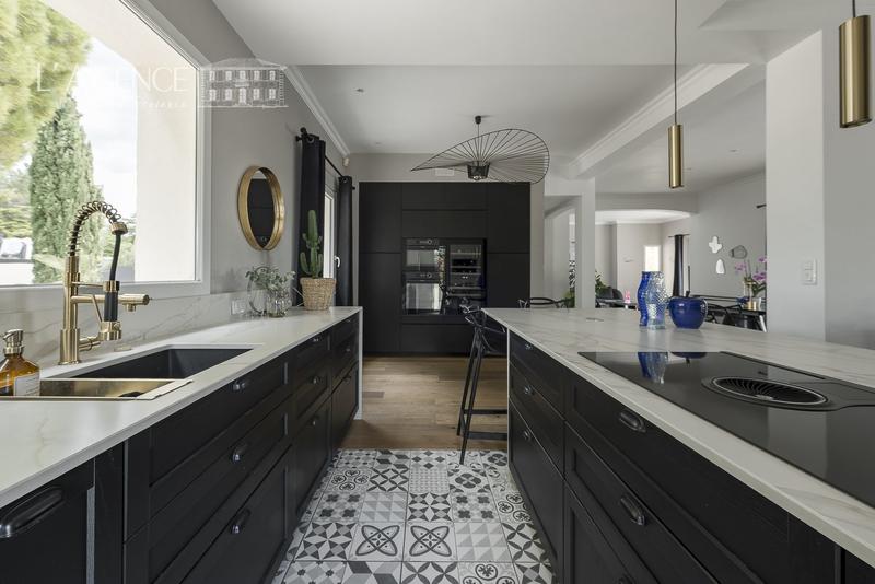 Maison - 270 m² - 6 pièces