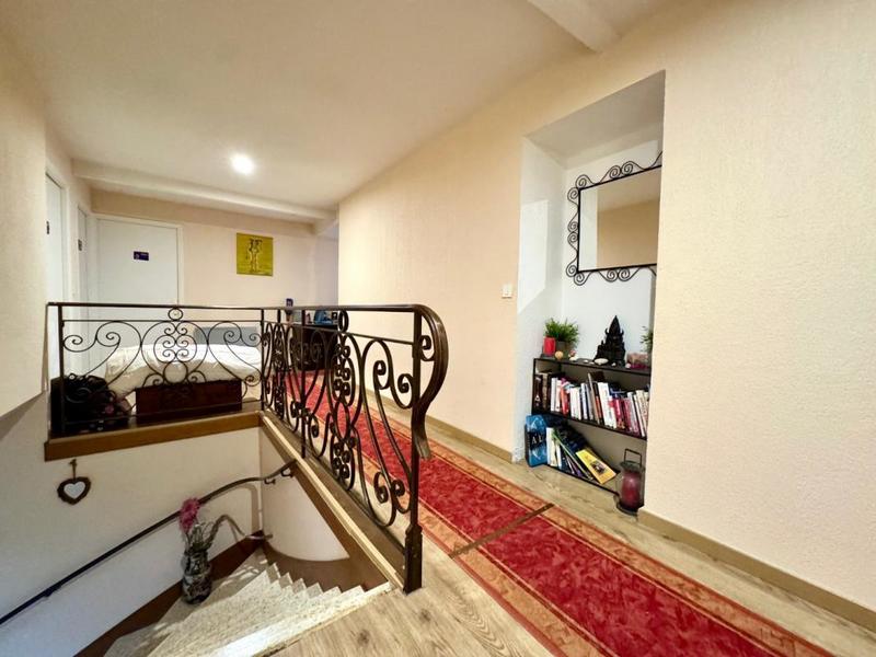 Maison - 400 m² - 15 pièces