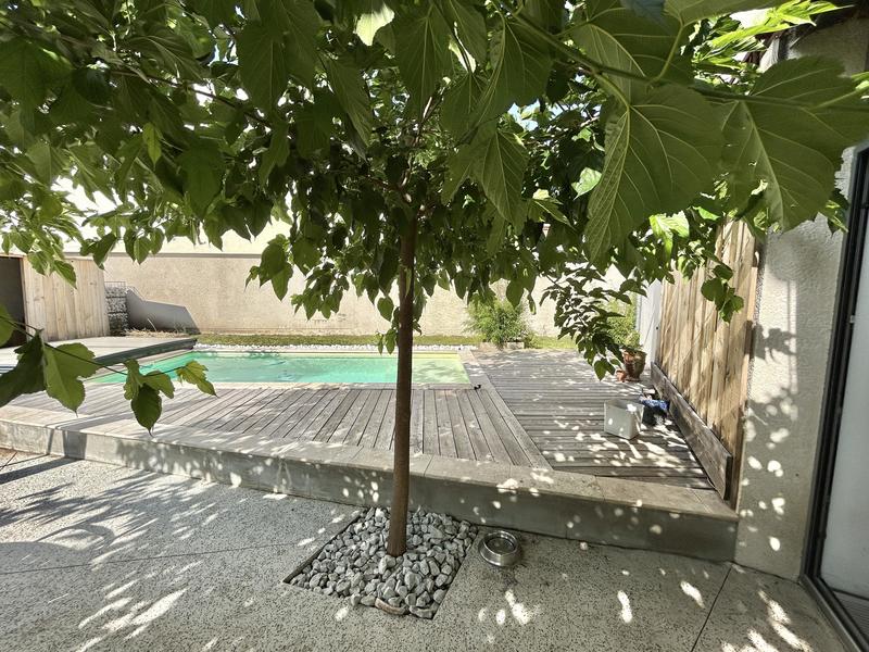 Maison - 239 m² - 5 pièces