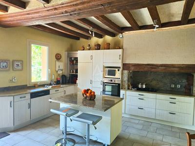 Maison - 250 m² - 7 pièces