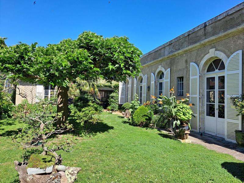 Maison - 252 m² - 7 pièces