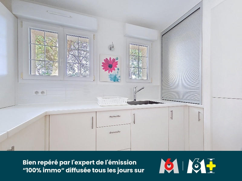 Maison - 245 m² - 9 pièces