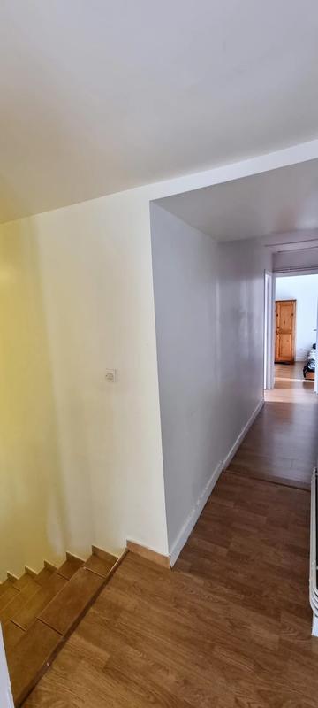 Maison - 182 m² - 9 pièces