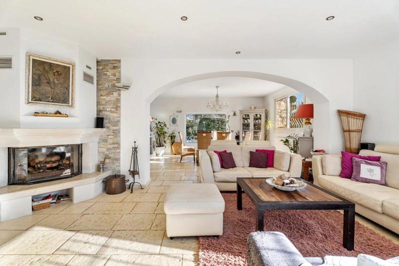 Mas - 262 m² - 7 pièces