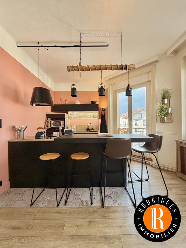 Appartement - 105 m² - 4 pièces