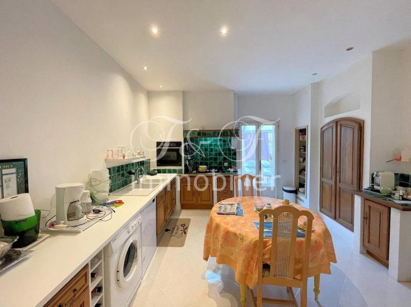 Maison de ville - 260 m² - 9 pièces