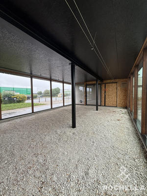 Local d'activités - 369 m²