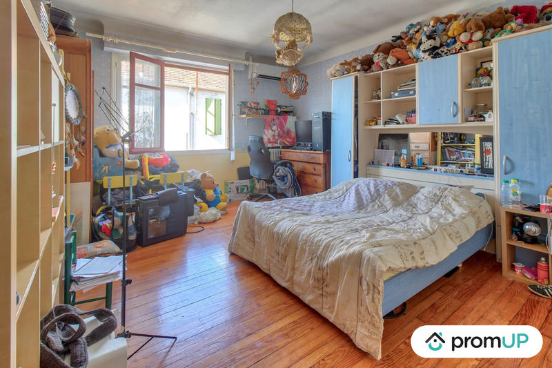 Maison - 200 m² - 7 pièces