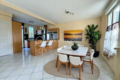 Pavillon - 170 m² - 8 pièces