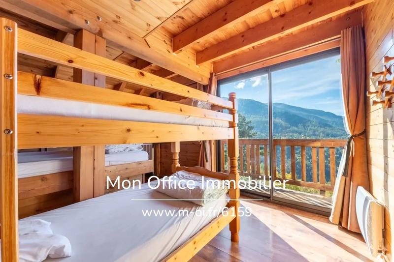 Châlet - 330 m² - 10 pièces