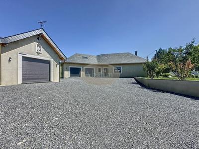 Maison - 220 m² - 5 pièces