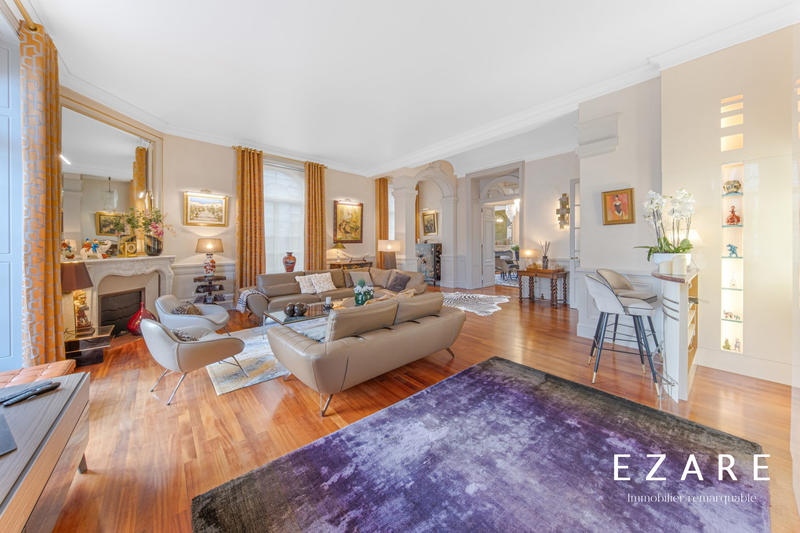 Appartement - 352 m² - 7 pièces