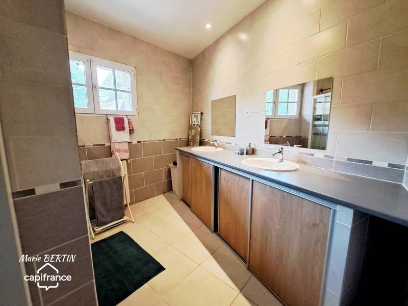 Maison - 161 m² - 7 pièces