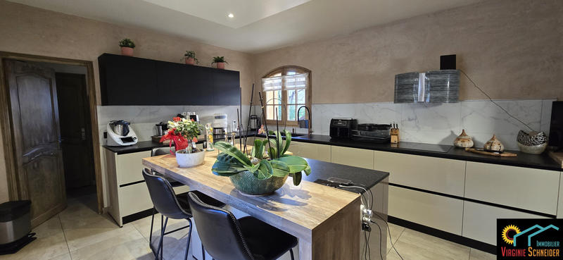 Maison - 160 m² - 8 pièces