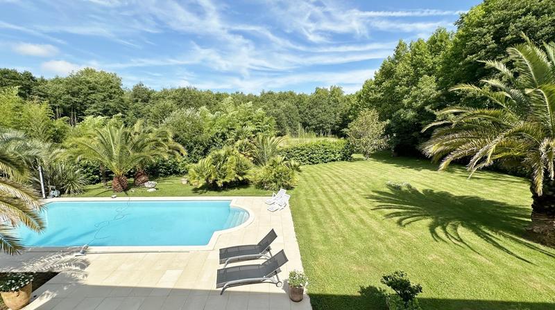 Maison bourgeoise - 400 m² - 10 pièces