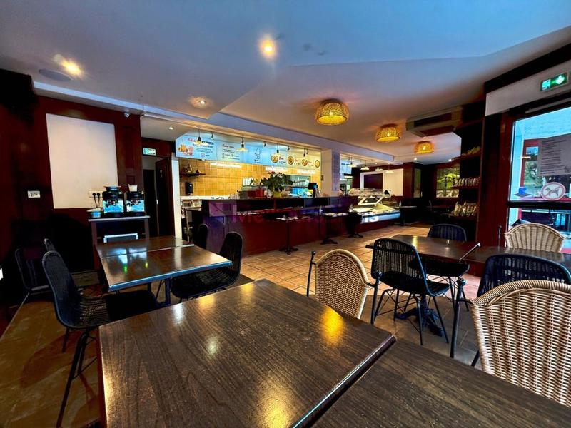 Local commercial - 202 m² - 4 pièces